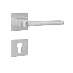 Kľučky na hranatých rozetách Strieborný Tupai