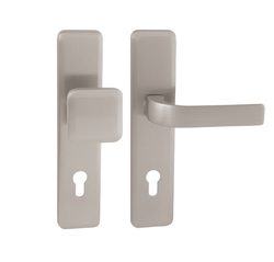 Kľučky na spevnených hranatých štítoch bez prekrytia vložky Strieborný Mariani