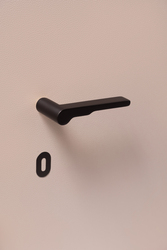 Minimalistické kľučky bez rozety na interiérové dvere Čierny NUDA - VERUM ITALY