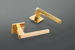 Kľučky na hranatých rozetách Zlatý APRILE