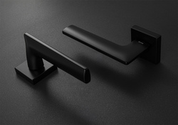 Kľučky na hranatých rozetách Čierny FROSIO BORTOLO