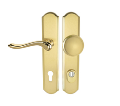 Kľučky na spevnených rustikálnych štítoch s prekrytím vložky Zlatý Mariani