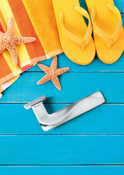 Kľučky na hranatých rozetách Strieborný LINEA CALI