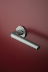 Kľučky na okrúhlych rozetách Strieborný APRILE