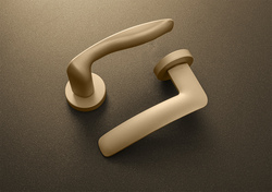 Kľučky na okrúhlych rozetách Zlatý FROSIO BORTOLO