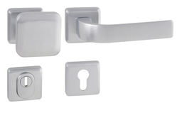 Kľučky na spevnených hranatých rozetách s prekrytím vložky Strieborný Mariani