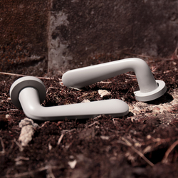 Kľučky na okrúhlych rozetách Biely NUDA - VERUM ITALY