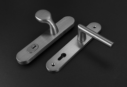 Kľučky na bezpečnostných oválnych štítoch s prekrytím vložky Strieborný 