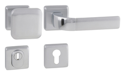 Kľučky na spevnených hranatých rozetách s prekrytím vložky Kombinovaný Mariani