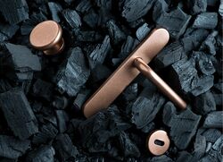 Gule priame na rozetách Bronzový JNF