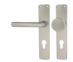 Kľučky na hranatých štítoch Strieborný URFIC