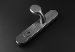 Kľučky na bezpečnostných oválnych štítoch s prekrytím vložky Strieborný MPK