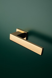 Kľučky na obdĺžnikových rozetách Zlatý APRILE