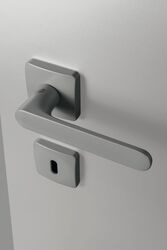 Kľučky na hranatých rozetách Sivý COLOMBO