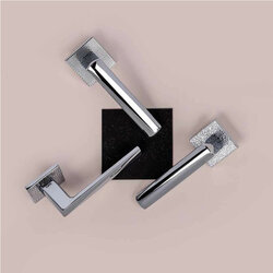 Kľučky na hranatých rozetách Strieborný Tupai