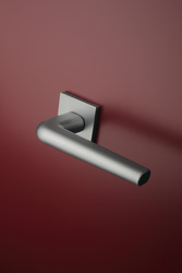 Kľučky na hranatých rozetách Strieborný APRILE