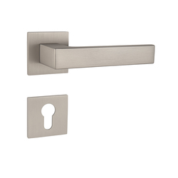 Kľučky na hranatých rozetách Strieborný Tupai