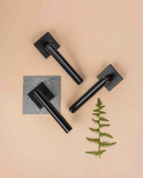 Kľučky na hranatých rozetách Čierny Tupai