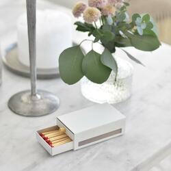 Zápalky a podpaľovače Biely SN