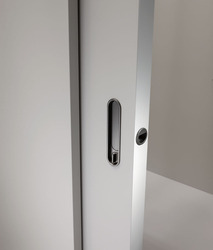 Mušle a madielka na posuvné drevené dvere Čierny PR