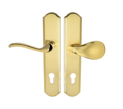 Kľučky na spevnených rustikálnych štítoch bez prekrytia vložky Zlatý Mariani