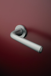 Kľučky na okrúhlych rozetách Strieborný APRILE