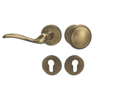 Kľučky na spevnených okrúhlych rozetách bez prekrytia vložky Bronzový Mariani